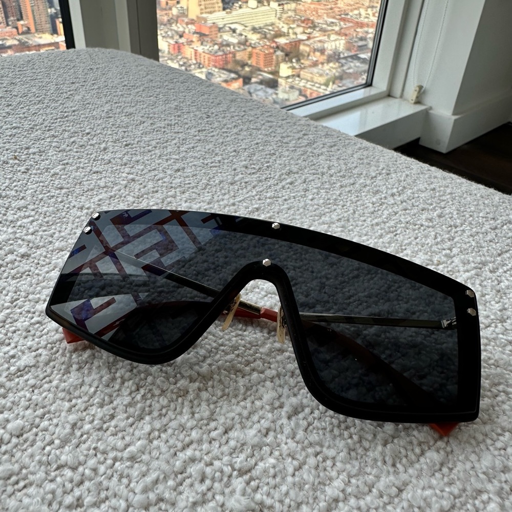 Fendi oversized sunglasses logo mirrored